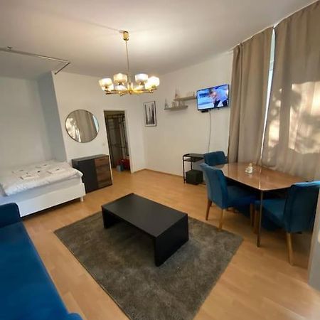 Apartment With Balcony Berlino Esterno foto